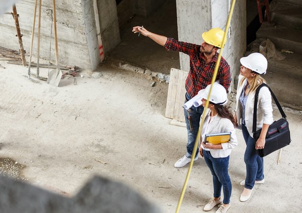 Maison en béton banché : avantages et inconvénients à connaître