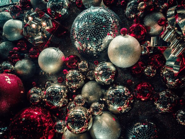 Décorez votre sapin avec des boules de noël essentielles